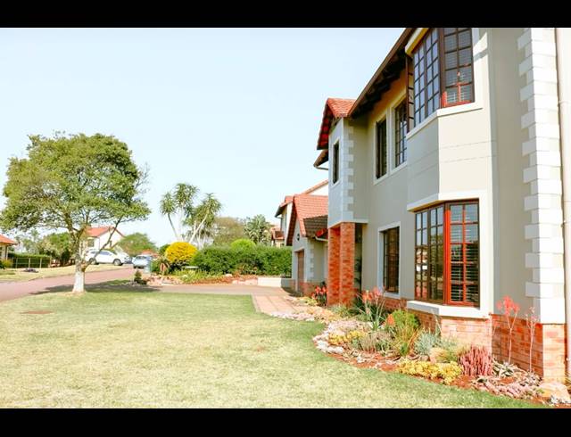 4 BEDROOM HOUSE FOR SALE IN CLIFTON HILL ESTATE